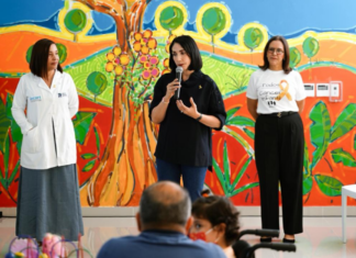Primera dama comparte con niños y adolescentes con cáncer en la Unidad Oncopediátrica Uniendo Voluntades