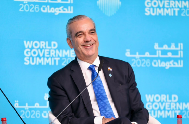 Abinader regresó al país tras exitosa jornada en Emiratos Árabes Unidos