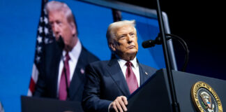 Trump promete una demanda tras la publicación de nuevos archivos de Epstein