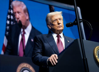 Trump promete una demanda tras la publicación de nuevos archivos de Epstein