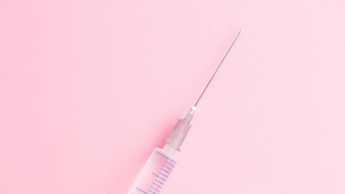 Avanza vacuna experimental contra el cáncer de mama más agresivo