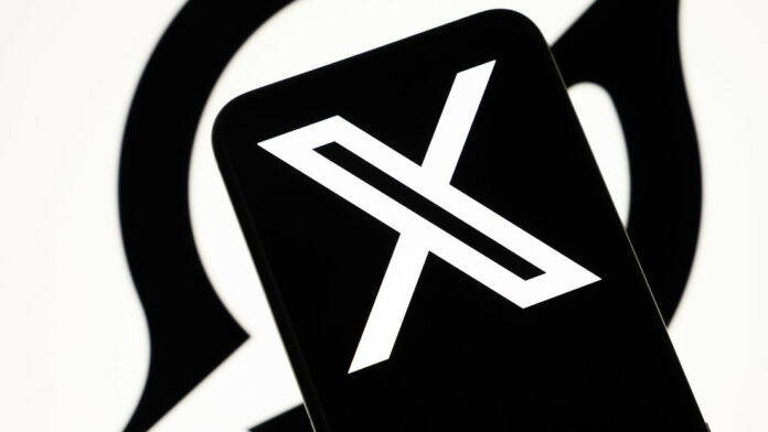 X sufre una caída global