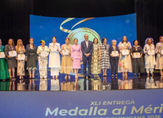 Abinader reconoce y distingue a 22 dominicanas con la Medalla al Mérito de la Mujer