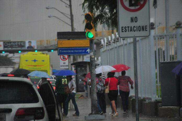 COE coloca 13 provincias en alerta por frente frío y vaguada
