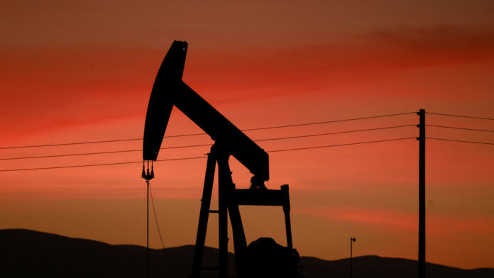 El petróleo vuelve a dispararse y marca un nuevo récord