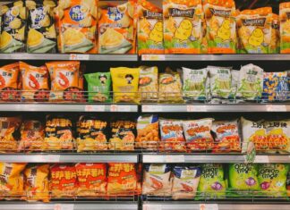 Comer alimentos ultraprocesados aumenta el riesgo de sufrir estos tipos de cáncer