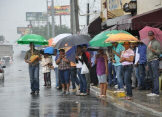 Vaguada provocará aguaceros y alerta marítima este martes