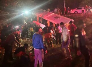 Dos canadienses mueren y 17 resultan heridos en accidente de tránsito en Autovía del Este