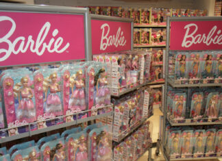 Hallan fentanilo oculto en empaques de muñecas Barbie vendidas en EE.UU.