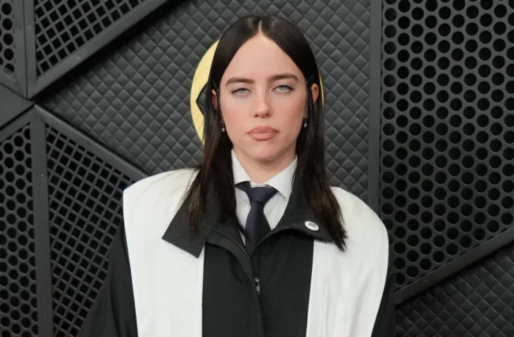 Acosador de Billie Eilish murió arrollado por un tren en Nueva York