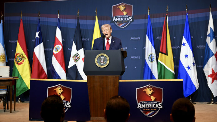 Trump anuncia nueva "coalición militar" para erradicar los cárteles