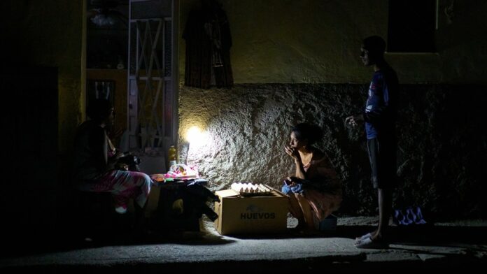 Caída total del sistema eléctrico en Cuba por segunda vez en una semana