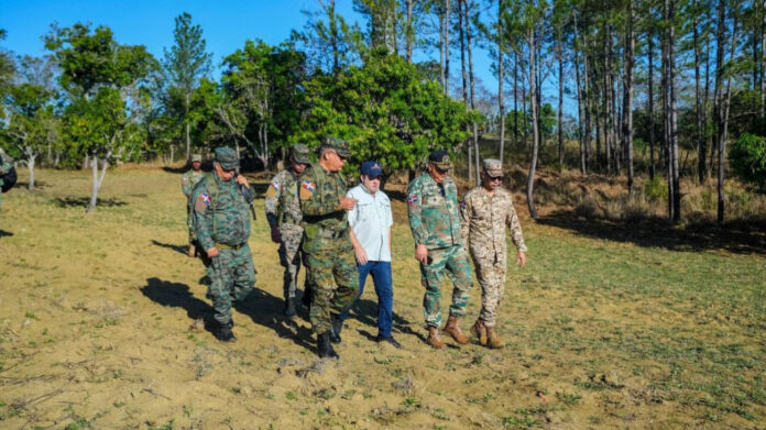 Ministros de la Presidencia y de Defensa realizan recorrido fronterizo en la zona norte