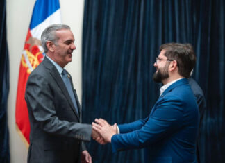Abinader ofrece saludo protocolar a su homólogo de Chile, Gabriel Boric