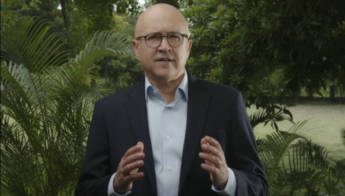 Domínguez Brito pide retirar proyecto que fusiona Educación y Mescyt