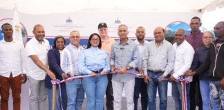 Gobierno entrega proyectos de electrificación rural en Elías Piña