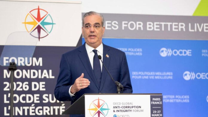 Abinader reafirma la integridad como eje estratégico del Estado en Foro Global Anticorrupción en París