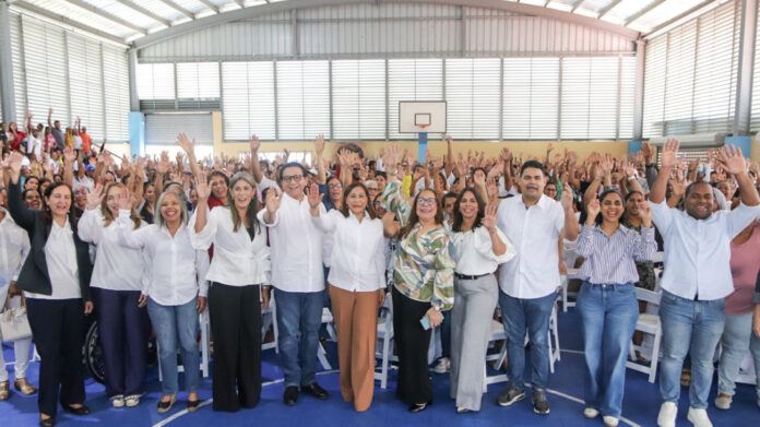 Supérate llega a Puerto Plata y Santiago con escucha activa a 1,037 personas beneficiarias de los subsidios sociales