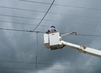 Edesur desarrolla amplio operativo de regularización en Nizao, San José de Ocoa