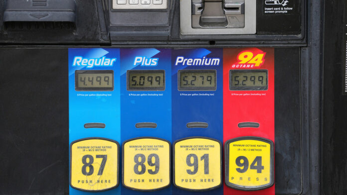 El precio de la gasolina en EE.UU. no deja de crecer en medio de la crisis energética
