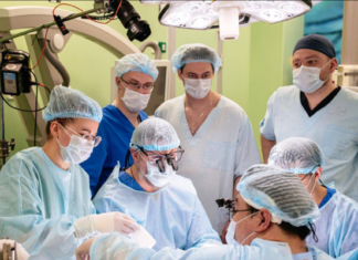 Médicos rusos logran hacer trasplantes de ambas manos