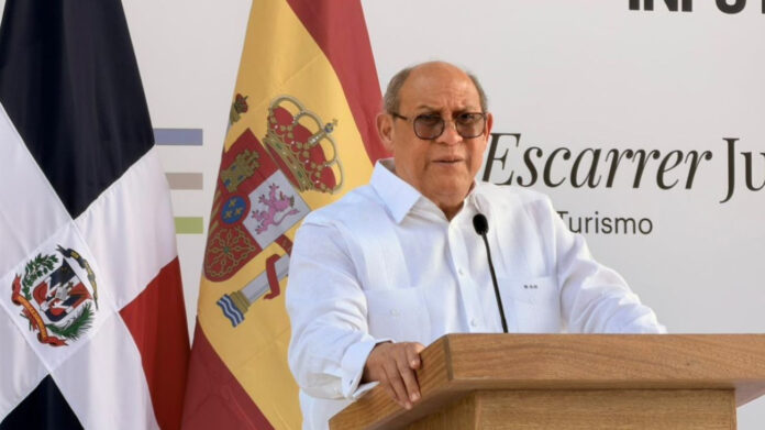 Ministro Santos Badía afirma que el Gobierno impulsa una revolución educativa en RD