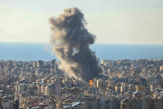 Casa Blanca muestra los bombardeos a Irán con la Macarena de fondo