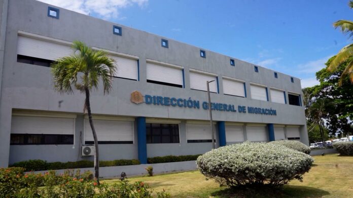 Migración desvincula 263 empleados por violar normas internas en 2025 y 2026