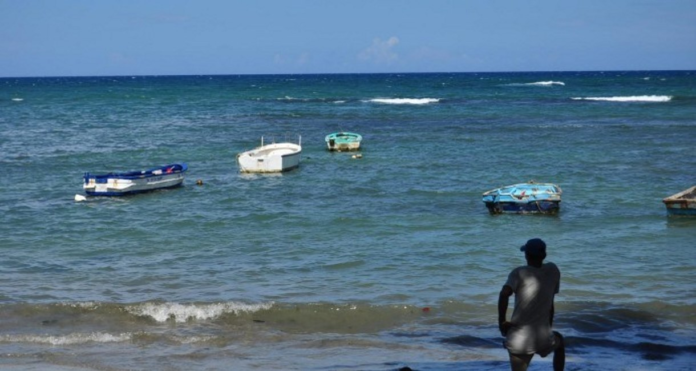 Pescador de 27 años pierde la vida al ser golpeado por ola en Cabo Engaño