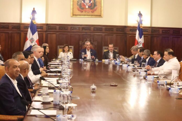 Abinader encabeza Consejo de Gobierno en el Palacio Nacional