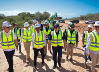 Paliza recorre construcción del Aeropuerto Internacional Cabo Rojo