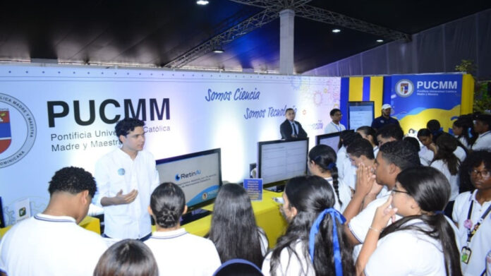 Más de 2,000 estudiantes participan en la V Feria de Innovación Industrial en Santiago