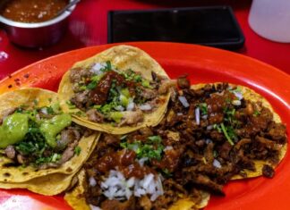 Turista demanda a taquería por salsa «demasiado picante», y este es el desenlace
