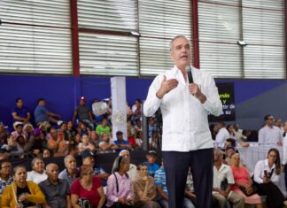 Abinader entrega 1,025 títulos de propiedad en Hato del Yaque