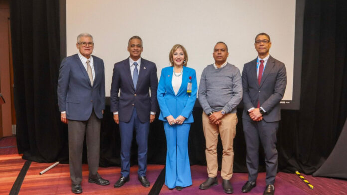 RD presenta modernización minera y avances en tierras raras ante inversionistas globales en PDAC 2026