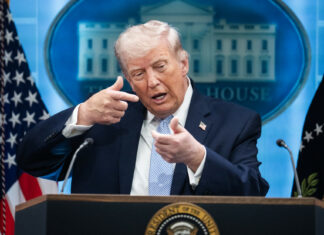 Trump: «Si le dan a Irán un arma nuclear, el mundo volará por los aires»