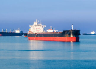 Decenas de petroleros iraníes burlan el bloqueo naval de EE.UU.