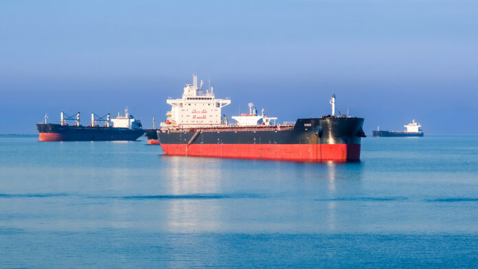 Decenas de petroleros iraníes burlan el bloqueo naval de EE.UU.