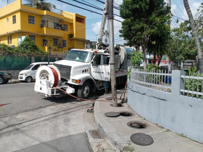 Alcaldía del DN realiza poda y limpieza preventiva para mitigar posibles efectos de lluvias