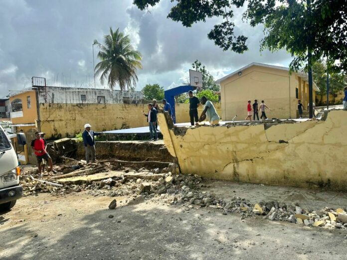Infraestructura Escolar interviene escuelas afectadas por lluvias en el DN y Santo Domingo