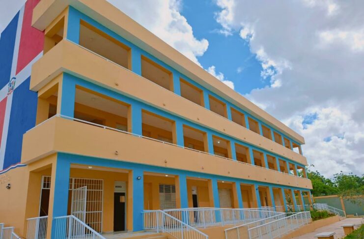Infraestructura Escolar supera las 2,000 aulas entregadas y lanza operativo nacional de impermeabilización