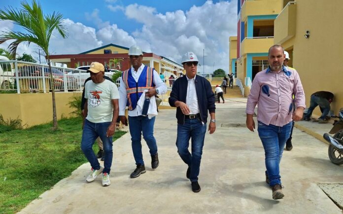 Director de Infraestructura Escolar asegura Gobierno impulsa mejoras y corrige fallas históricas en planteles educativos