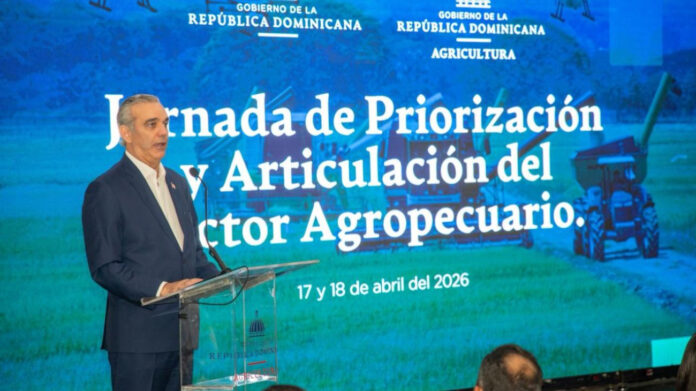 Abinader llama a consensuar acciones para modernizar y fortalecer el sector agropecuario