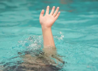 Muere ahogado niño de dos años tras caer en cubo de agua en La Vega