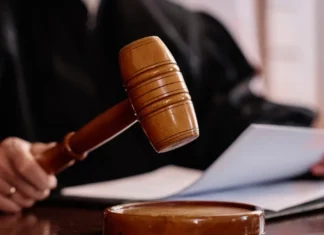 Condenan a 10 años de prisión hombre que agredió a otro con un machete