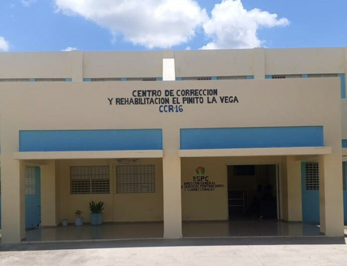 Cuatro privados de libertad heridos durante riña cárcel de El Pinito en La Vega