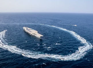 Al menos 20 barcos tuvieron que dar la vuelta tras el nuevo cierre de Ormuz