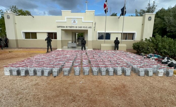 Incautan 1.6 toneladas de cocaína en Pedernales