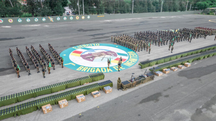 Ministerio de Defensa entrega moderno equipamiento al Ejército de RD
