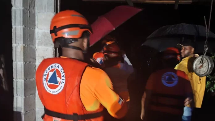 Defensa Civil coordina evacuaciones en provincias en alerta por lluvias
